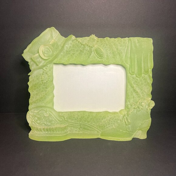 Unique Green Frosted Resin Picture Frame w/ Victorian Hat Shoe Necklace & Brush - Picture 1 of 9